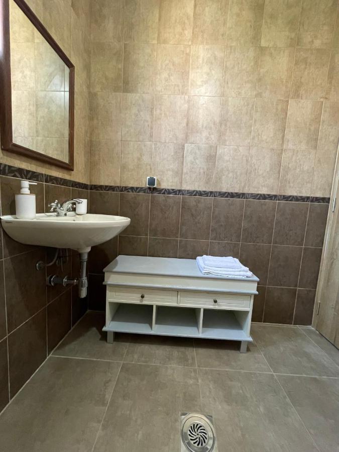 Entire Spacious Apartment With Free Parking Podgorica Exterior photo
